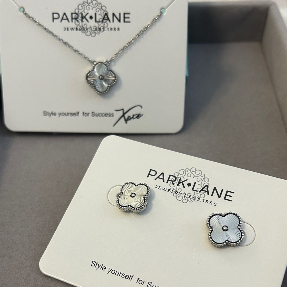 Park Lane Silver and White Floral Jewelry Set